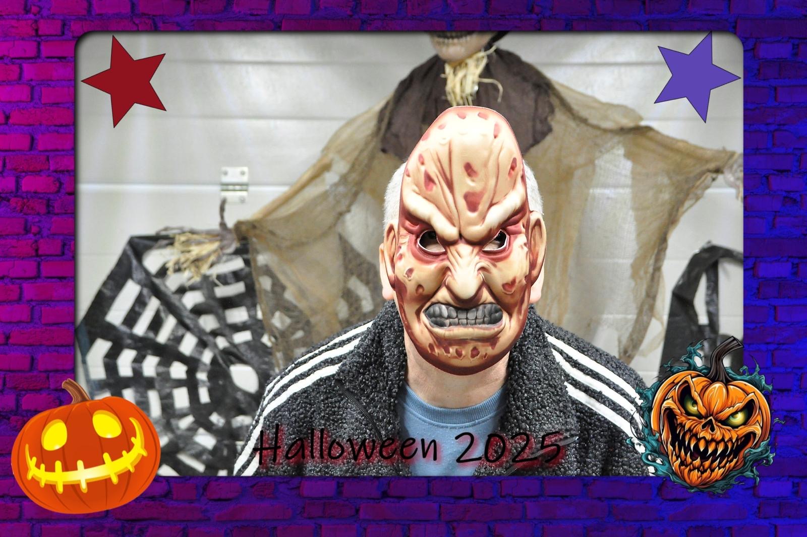 Geburtstagsfeier mit lustigen Requisiten