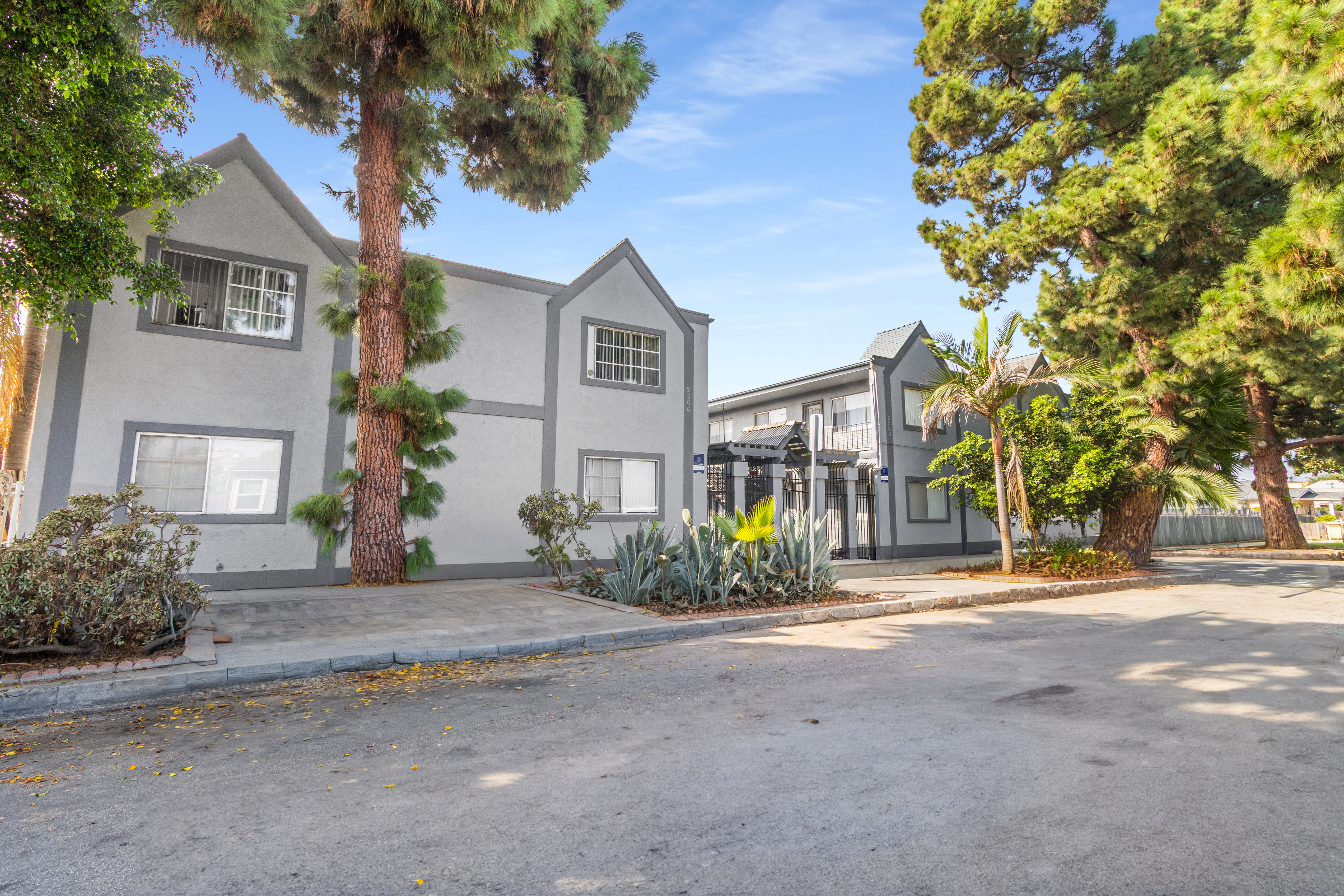 8-Unit in Alamitos Beach