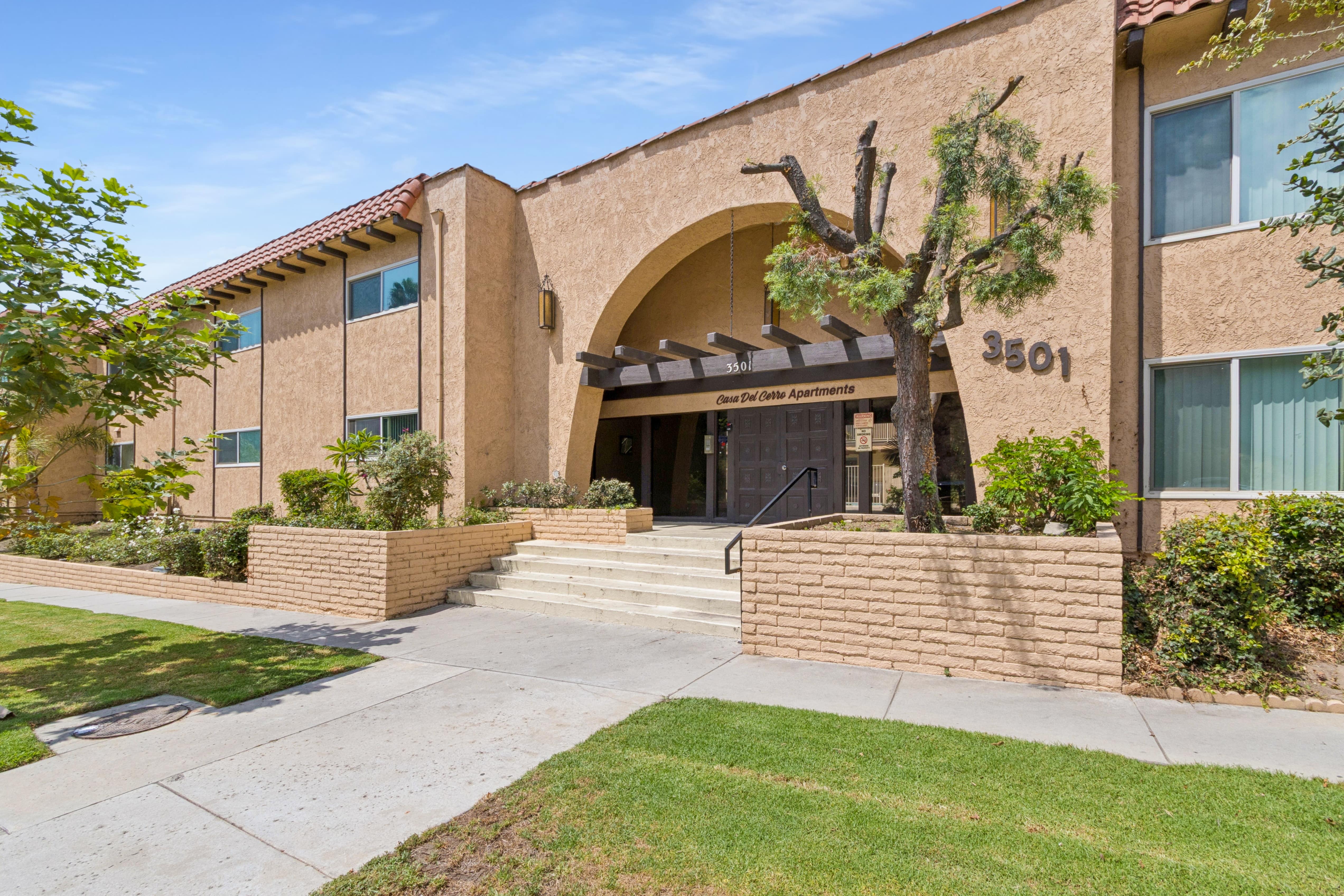 8-Unit in Alamitos Beach