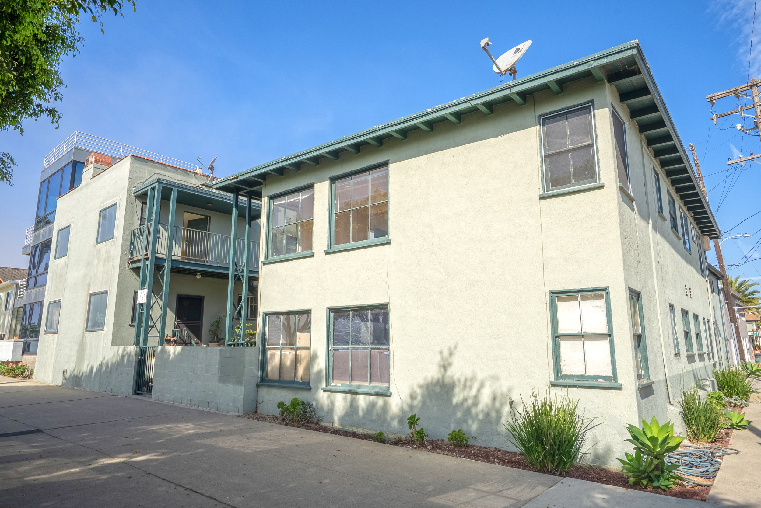 12-Unit in Bixby Knolls