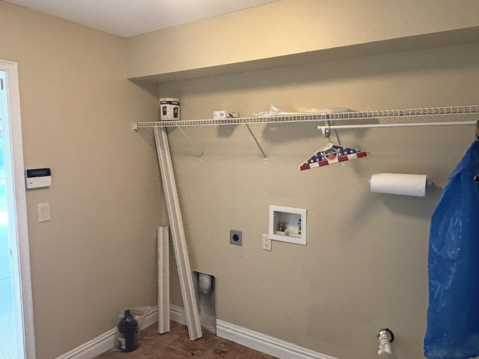 Laundry folding counter detail
