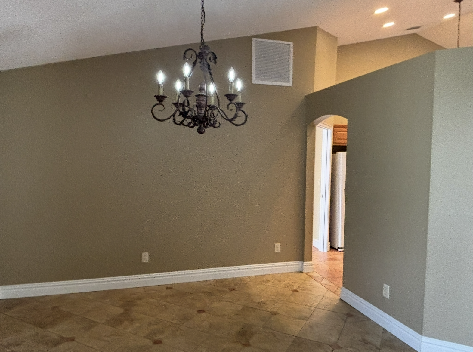 Dining room lighting detail